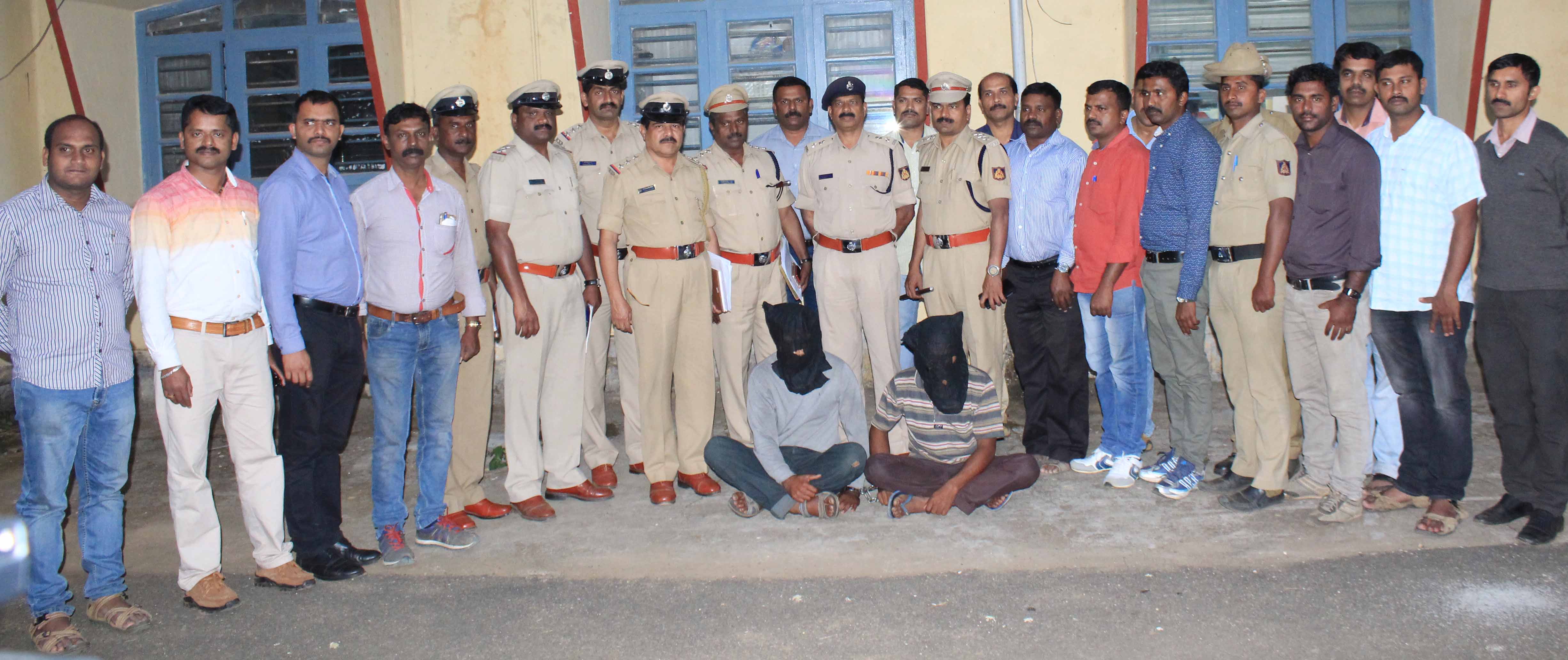 ​ಸರಗಳ್ಳತನ ಪ್ರಕರಣ : ಇಬ್ಬರು ಆರೋಪಿಗಳ ಬಂಧನ